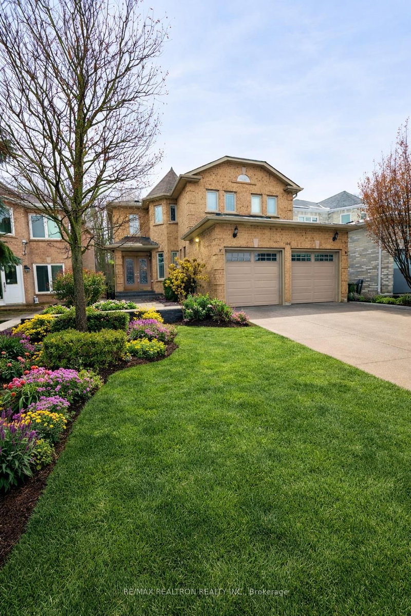 100 Larratt Lane, Richmond Hill, L4C 0E3 | Image 2