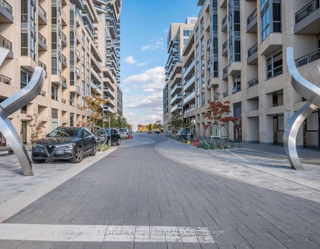 704 - 9205 Yonge Street