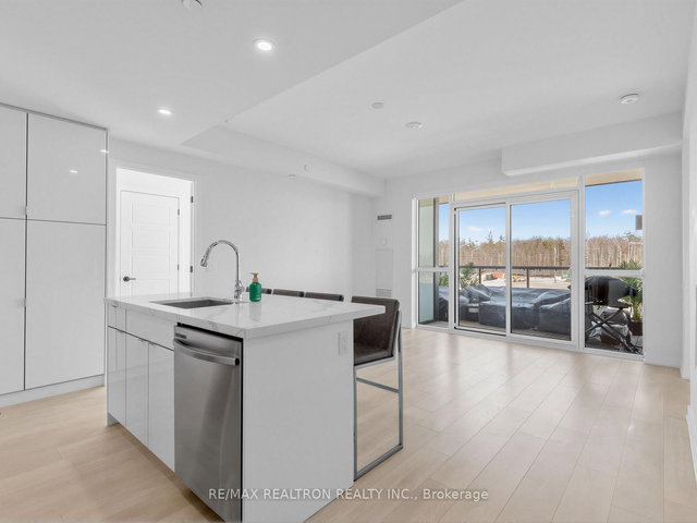 305 - 415 Sea Ray Avenue