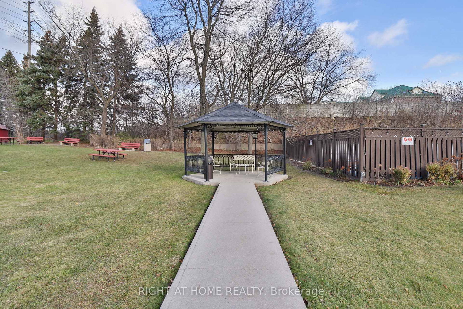 Condo for sale at 611-309 Major Mackenzie Drive, Richmond Hill, Ontario, L4C 9V5 - Harding - MLS: N12649566