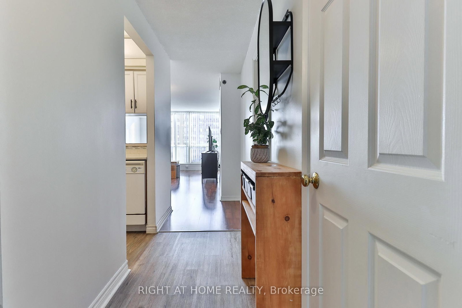 Condo for sale at 611-309 Major Mackenzie Drive, Richmond Hill, Ontario, L4C 9V5 - Harding - MLS: N12649566