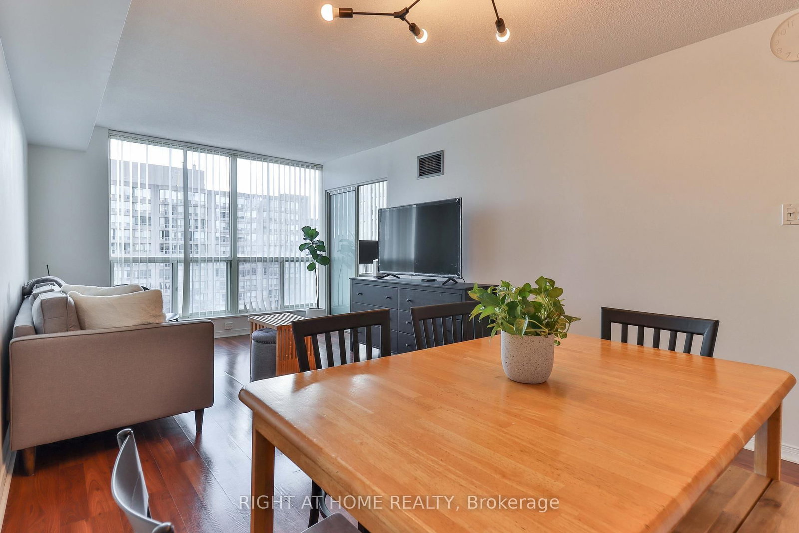 Condo for sale at 611-309 Major Mackenzie Drive, Richmond Hill, Ontario, L4C 9V5 - Harding - MLS: N12649566