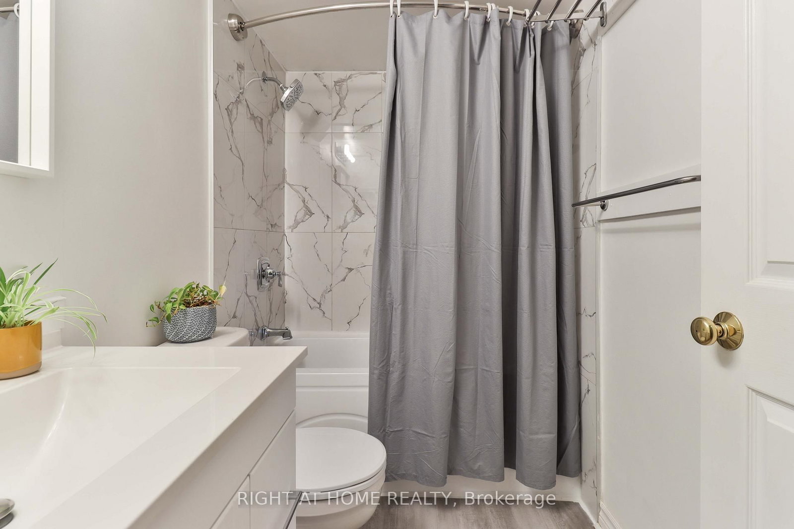 Condo for sale at 611-309 Major Mackenzie Drive, Richmond Hill, Ontario, L4C 9V5 - Harding - MLS: N12649566