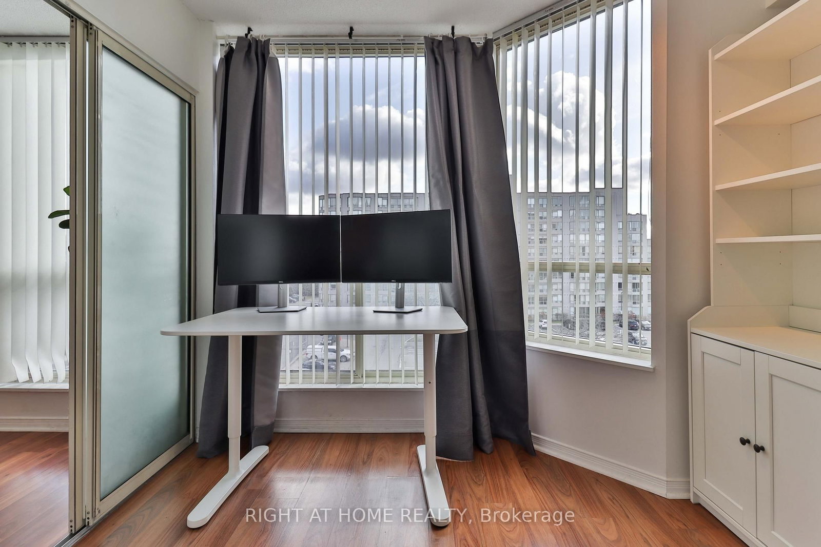 Condo for sale at 611-309 Major Mackenzie Drive, Richmond Hill, Ontario, L4C 9V5 - Harding - MLS: N12649566