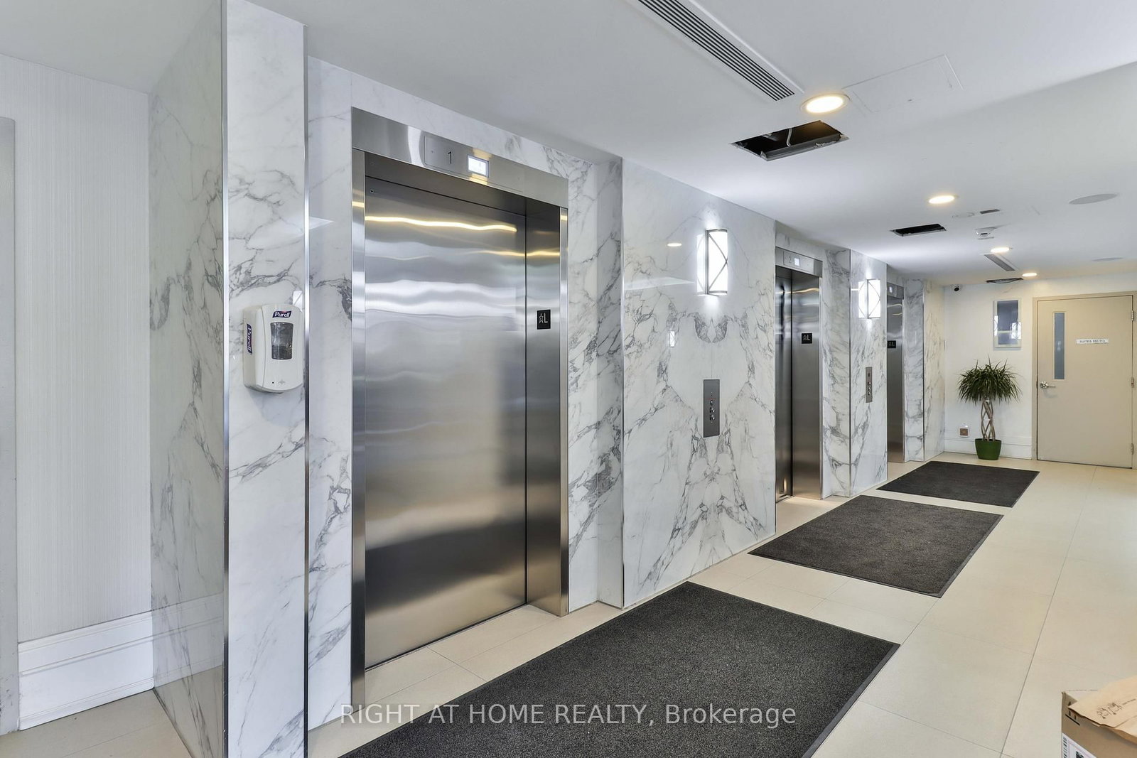 Condo for sale at 611-309 Major Mackenzie Drive, Richmond Hill, Ontario, L4C 9V5 - Harding - MLS: N12649566