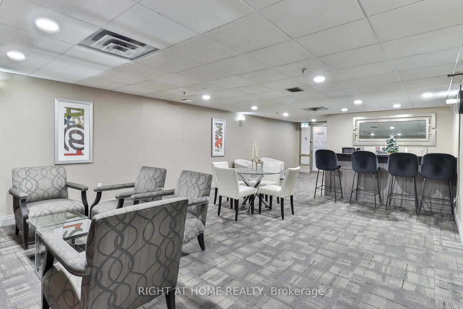 Condo for sale at 611-309 Major Mackenzie Drive, Richmond Hill, Ontario, L4C 9V5 - Harding - MLS: N12649566