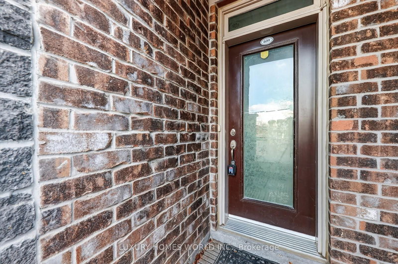 609 - 50 Dunsheath Way, Markham, L6B 1N3 | Image 2