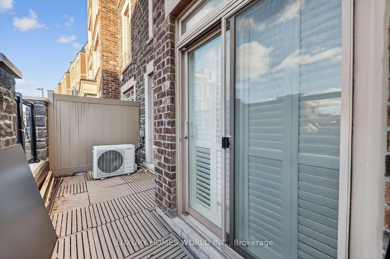 609 - 50 Dunsheath Way, Markham, L6B 1N3 | Image 3