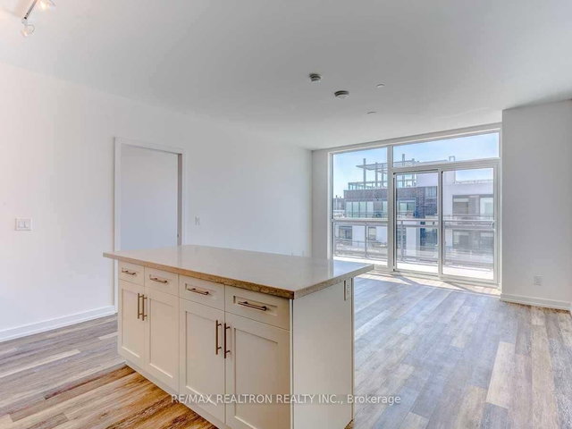 A417 - 241 Sea Ray Avenue