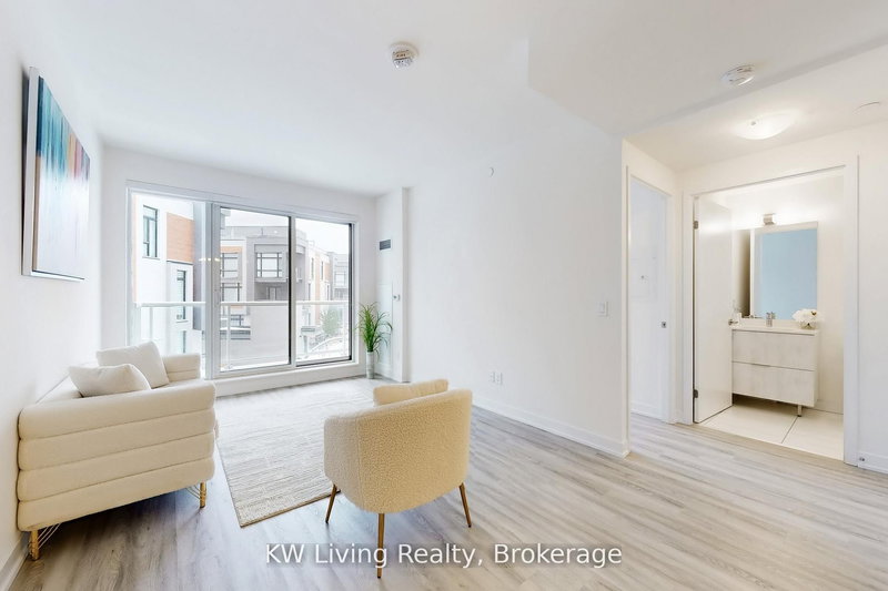 212 - 6 David Eyer Rd, Richmond Hill, L4S 0N5 | Image 2