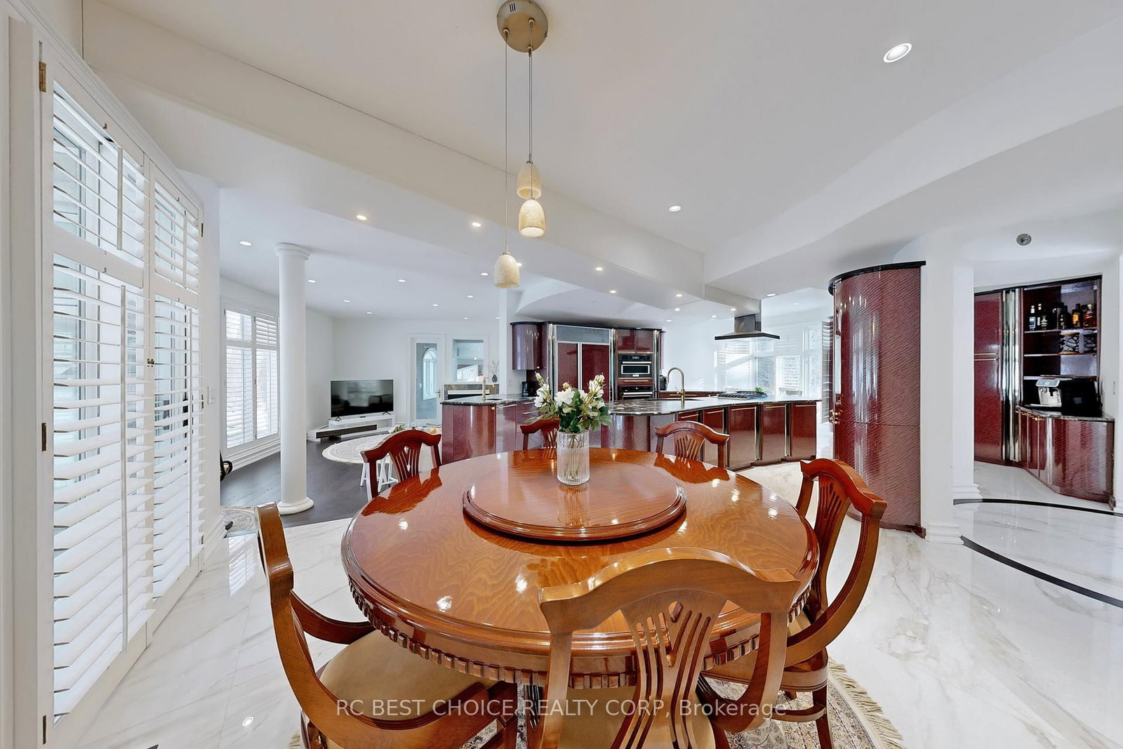 Detached House for sale at 76 Silver Fox Place, Vaughan, Ontario, L6A 1G2 - Maple - MLS: N12654158