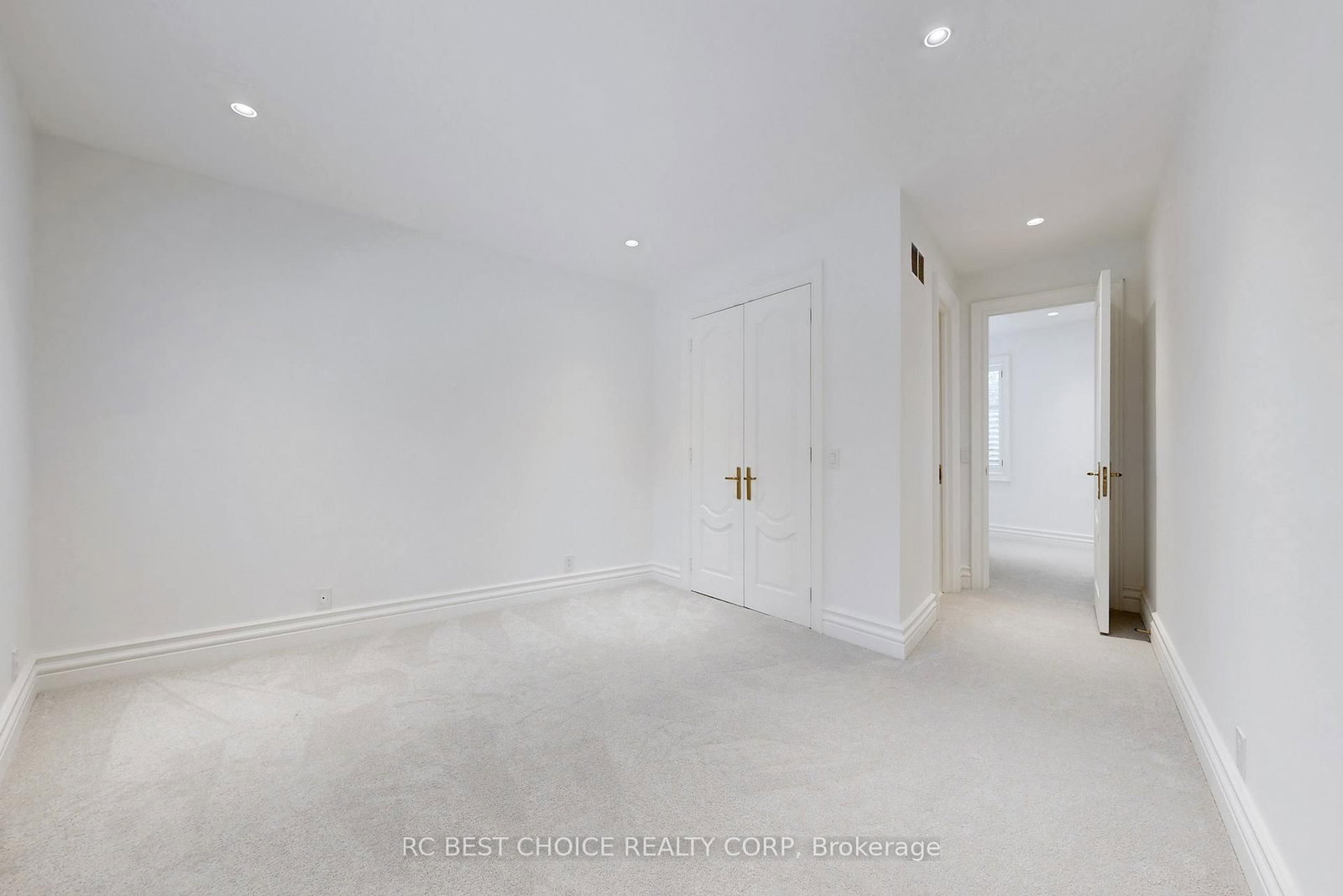 Detached House for sale at 76 Silver Fox Place, Vaughan, Ontario, L6A 1G2 - Maple - MLS: N12654158