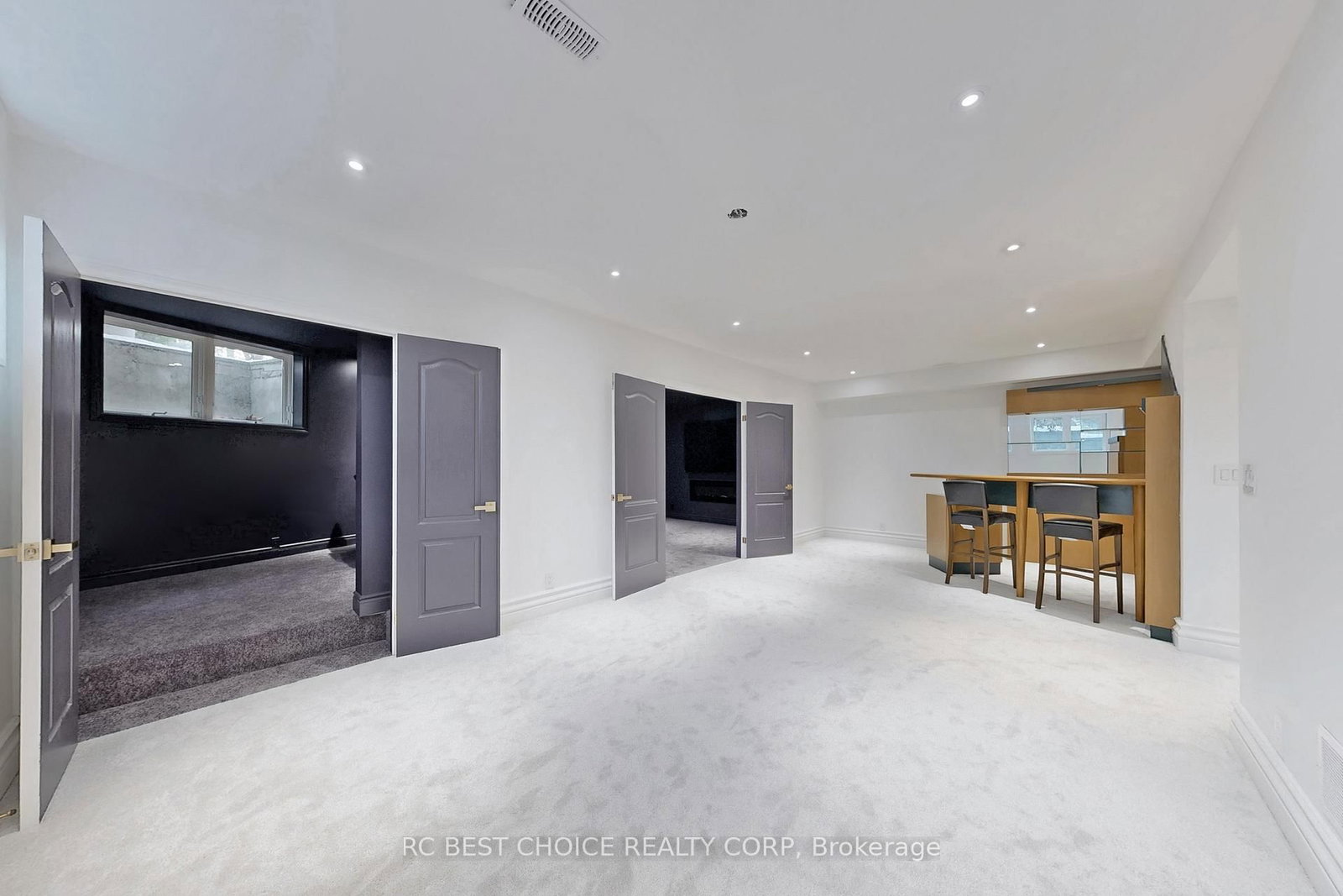 Detached House for sale at 76 Silver Fox Place, Vaughan, Ontario, L6A 1G2 - Maple - MLS: N12654158