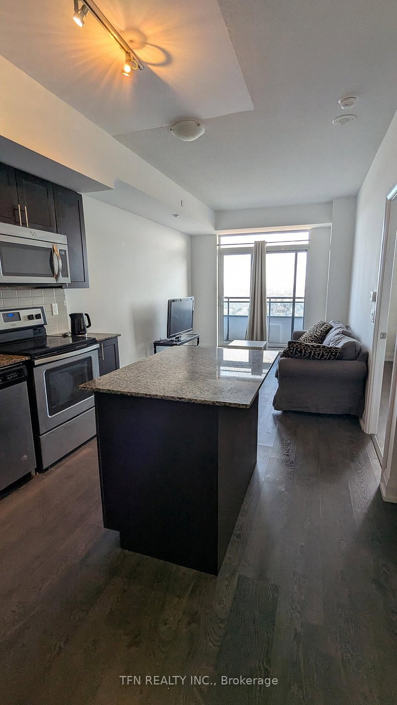 home for lease on 2103-7890 Bathurst Street