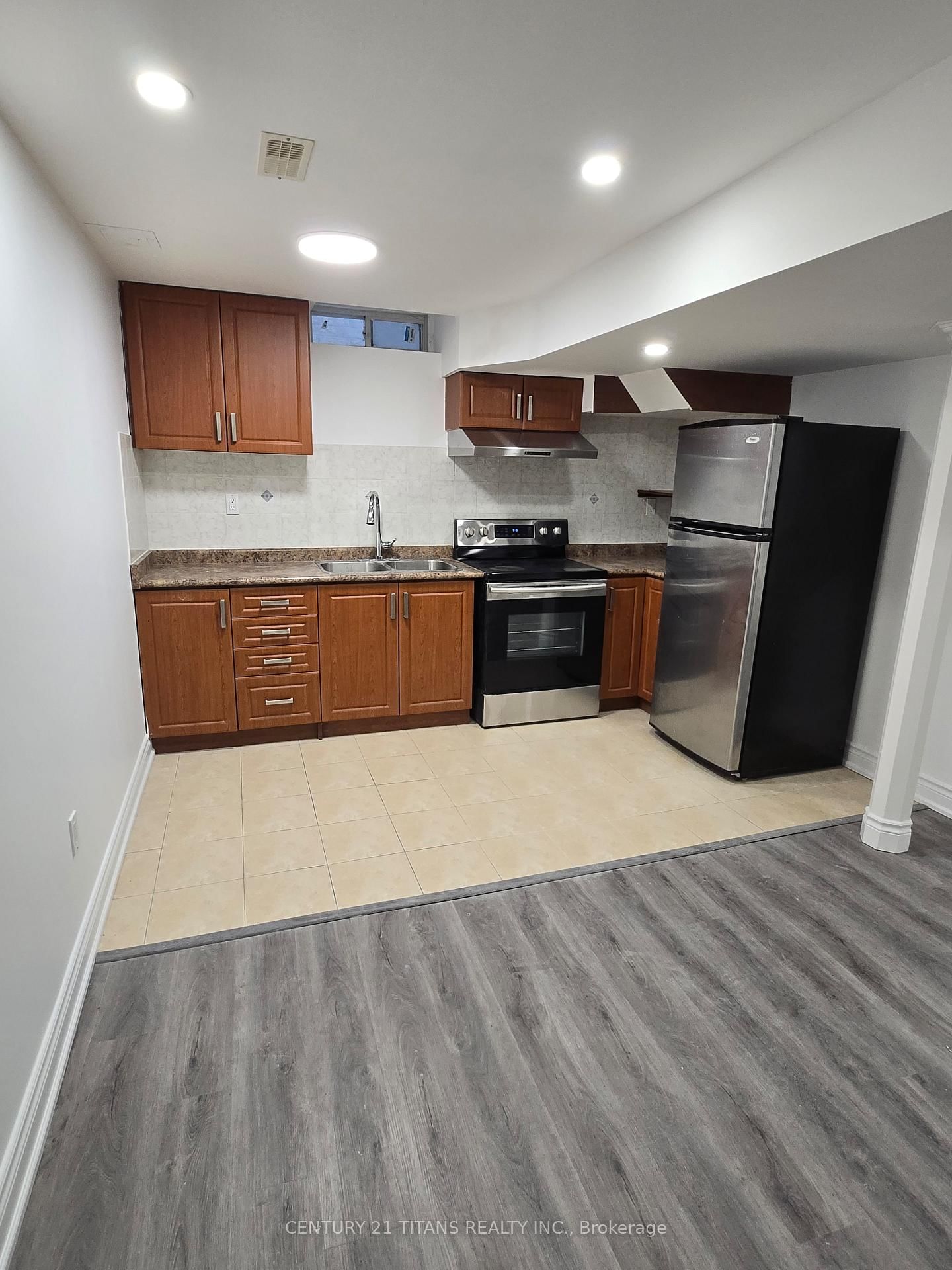 Detached House for lease at 10 Willow Landing, Markham, Ontario, L6E 0H2 - Greensborough - MLS: N12659378