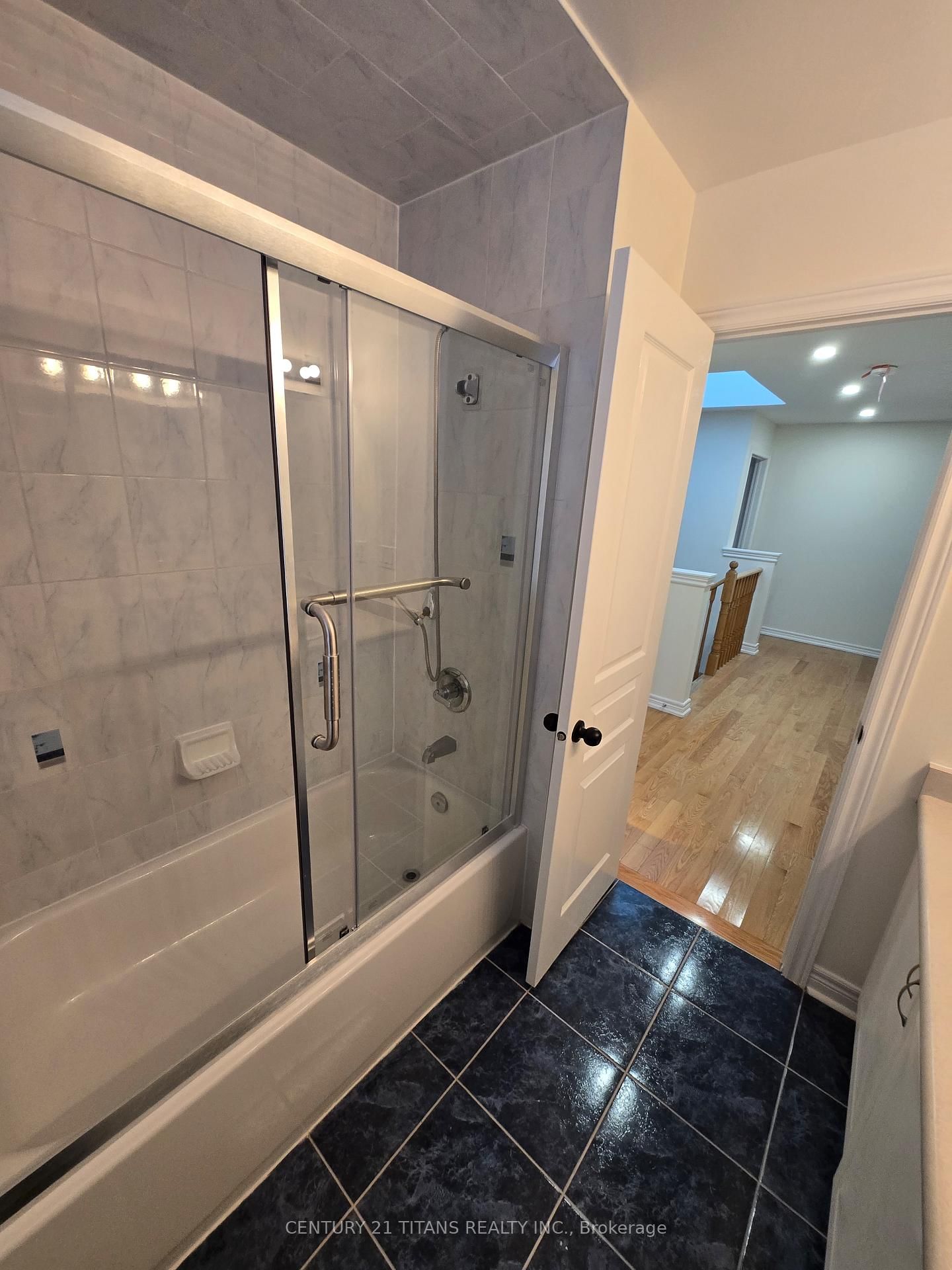 Detached House for lease at 10 Willow Landing, Markham, Ontario, L6E 0H2 - Greensborough - MLS: N12659378