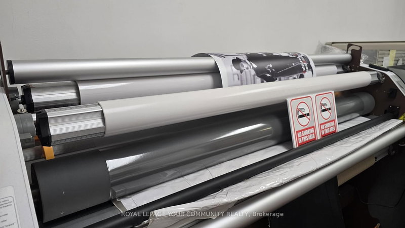 205 - 8108 Yonge St, Vaughan, L4J 1W4 | Image 2