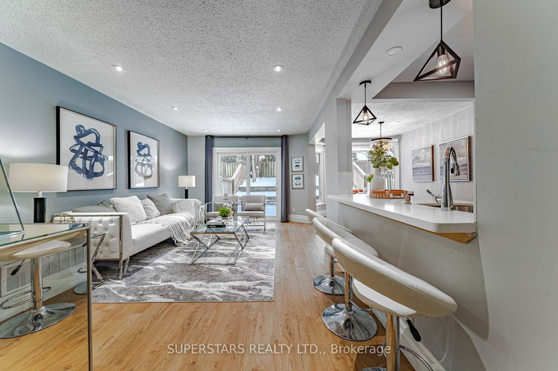 17 Old Wellington St, Markham, L3P 5E3 | Image 2