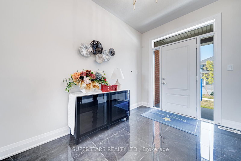 33 John Dallimore Dr, Georgina, L4P 0S6 | Image 3