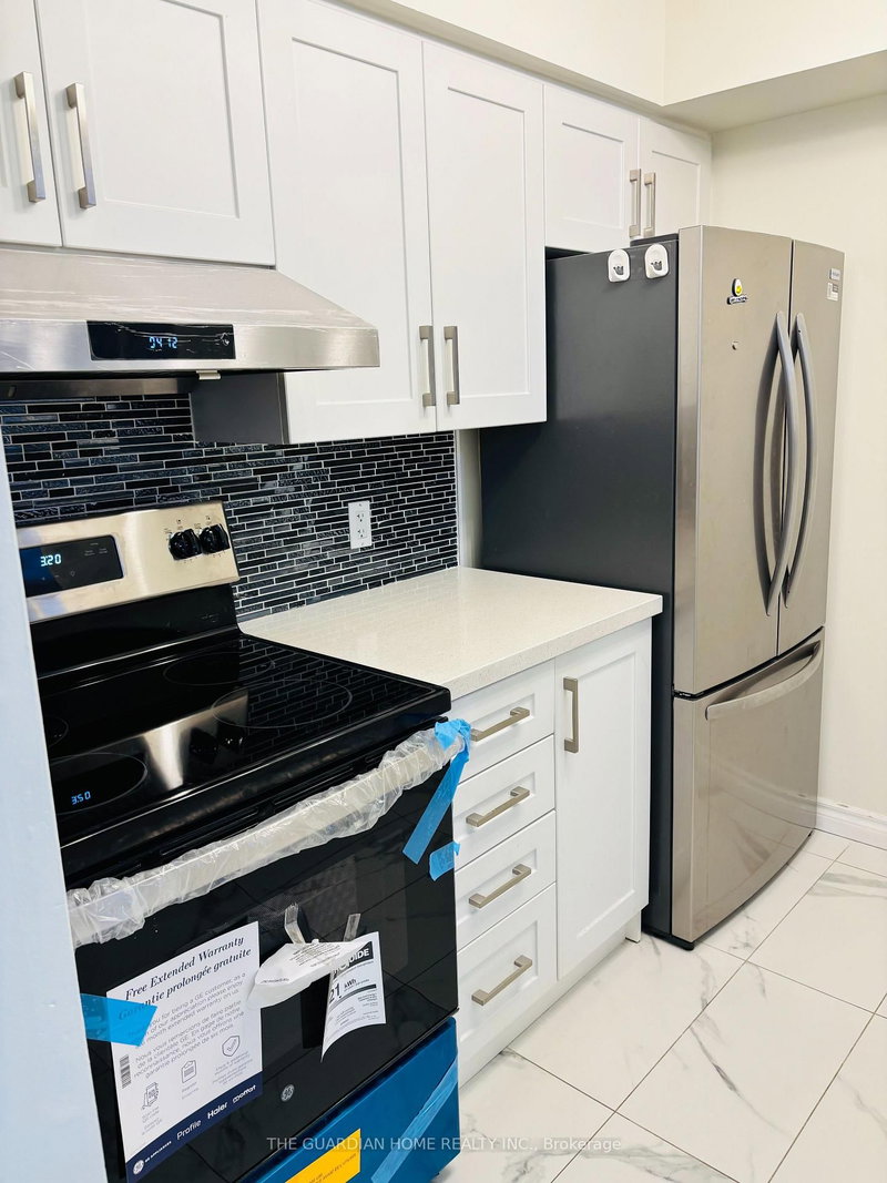 28 - 88 Old Kennedy Rd, Markham, L3R 1K7 | Image 2