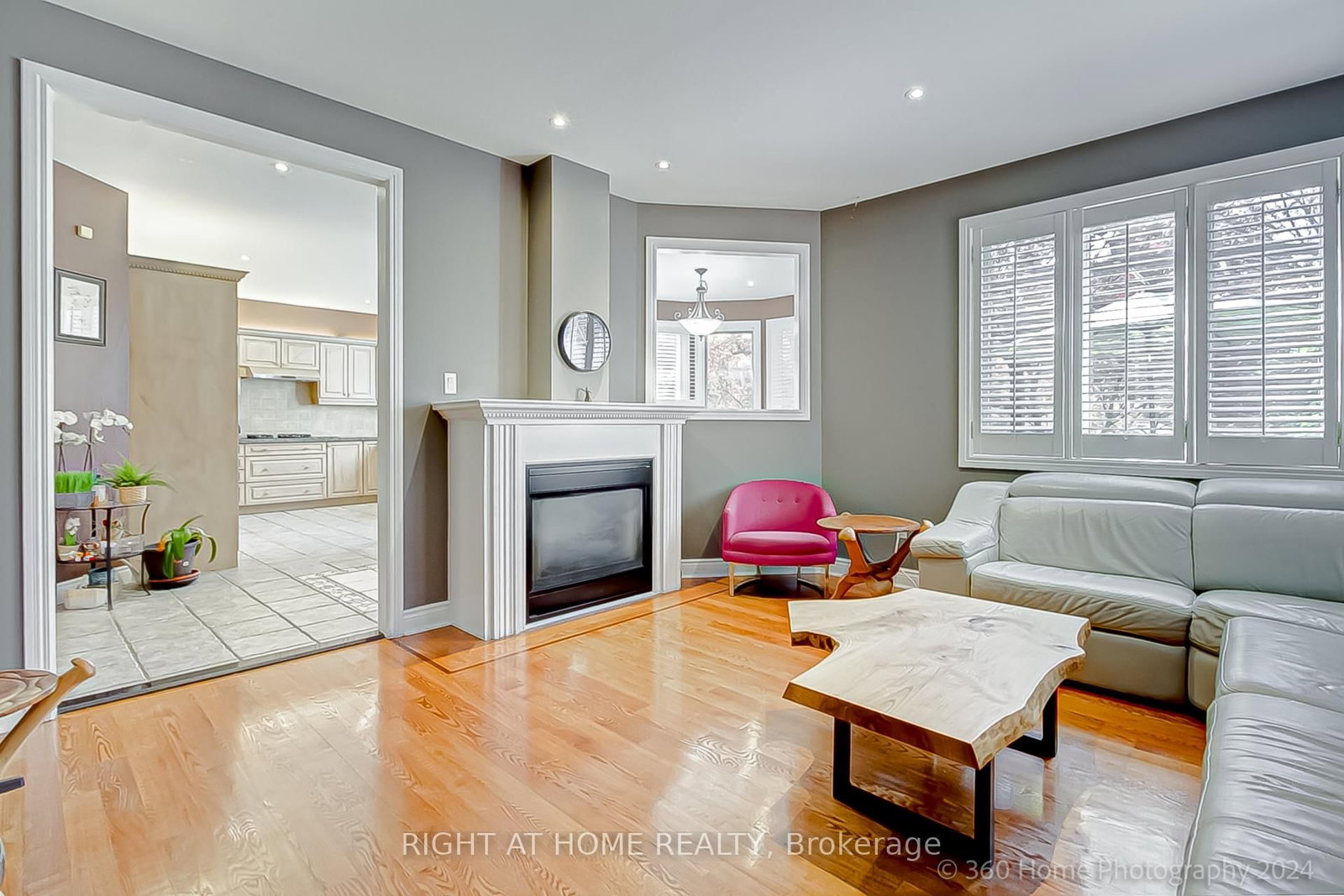 Detached House for sale at 103 Oak Avenue, Richmond Hill, Ontario, L4C 6R6 - South Richvale - MLS: N12664426