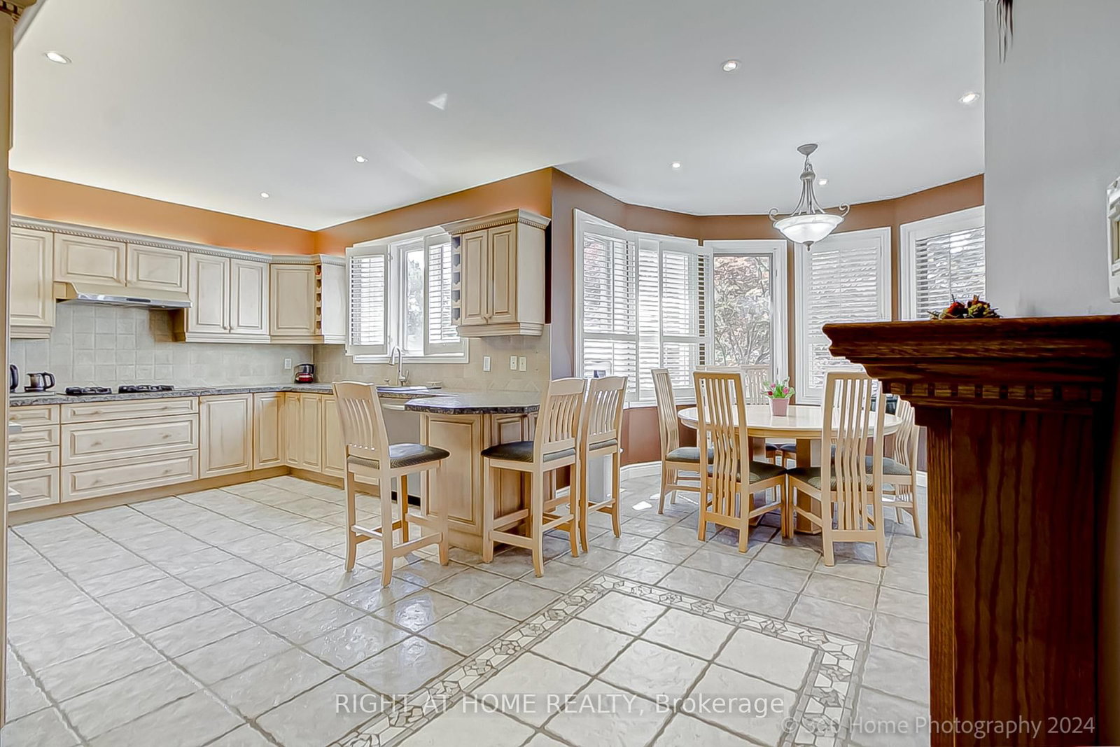 Detached House for sale at 103 Oak Avenue, Richmond Hill, Ontario, L4C 6R6 - South Richvale - MLS: N12664426