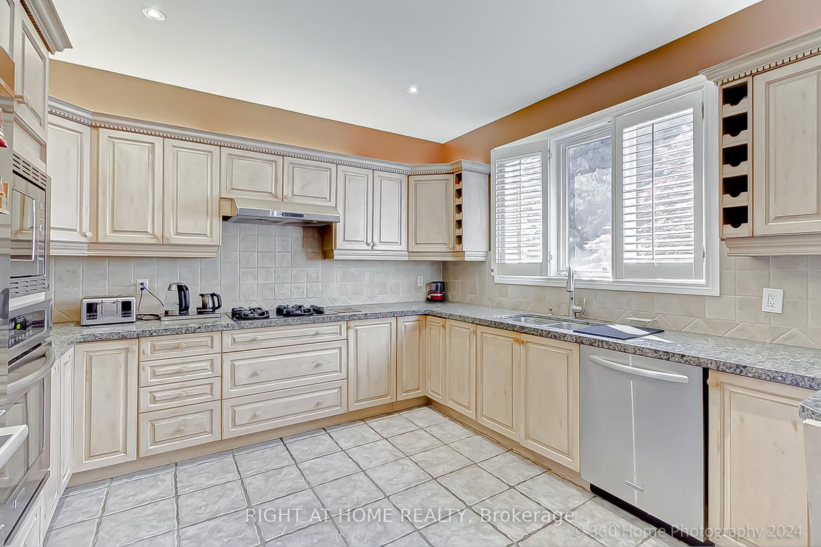 Detached House for sale at 103 Oak Avenue, Richmond Hill, Ontario, L4C 6R6 - South Richvale - MLS: N12664426