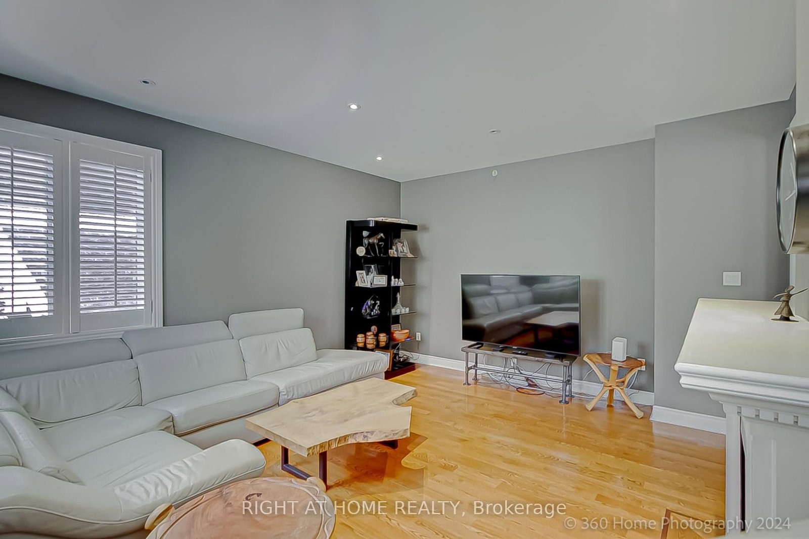 Detached House for sale at 103 Oak Avenue, Richmond Hill, Ontario, L4C 6R6 - South Richvale - MLS: N12664426