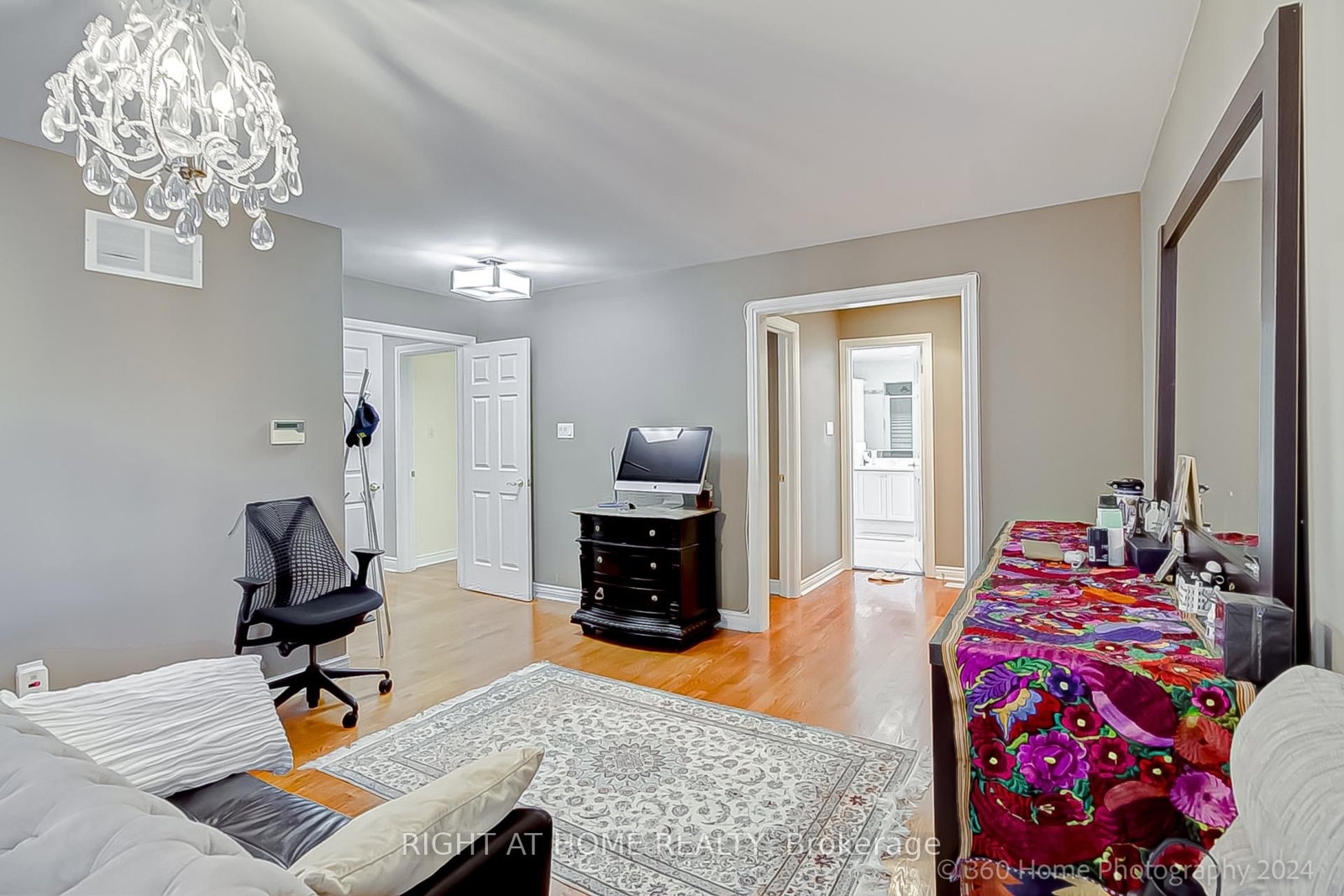 Detached House for sale at 103 Oak Avenue, Richmond Hill, Ontario, L4C 6R6 - South Richvale - MLS: N12664426