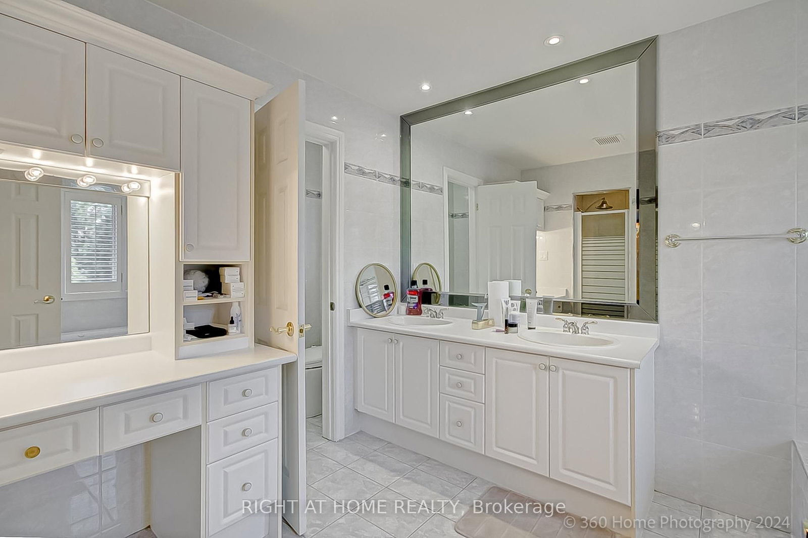 Detached House for sale at 103 Oak Avenue, Richmond Hill, Ontario, L4C 6R6 - South Richvale - MLS: N12664426