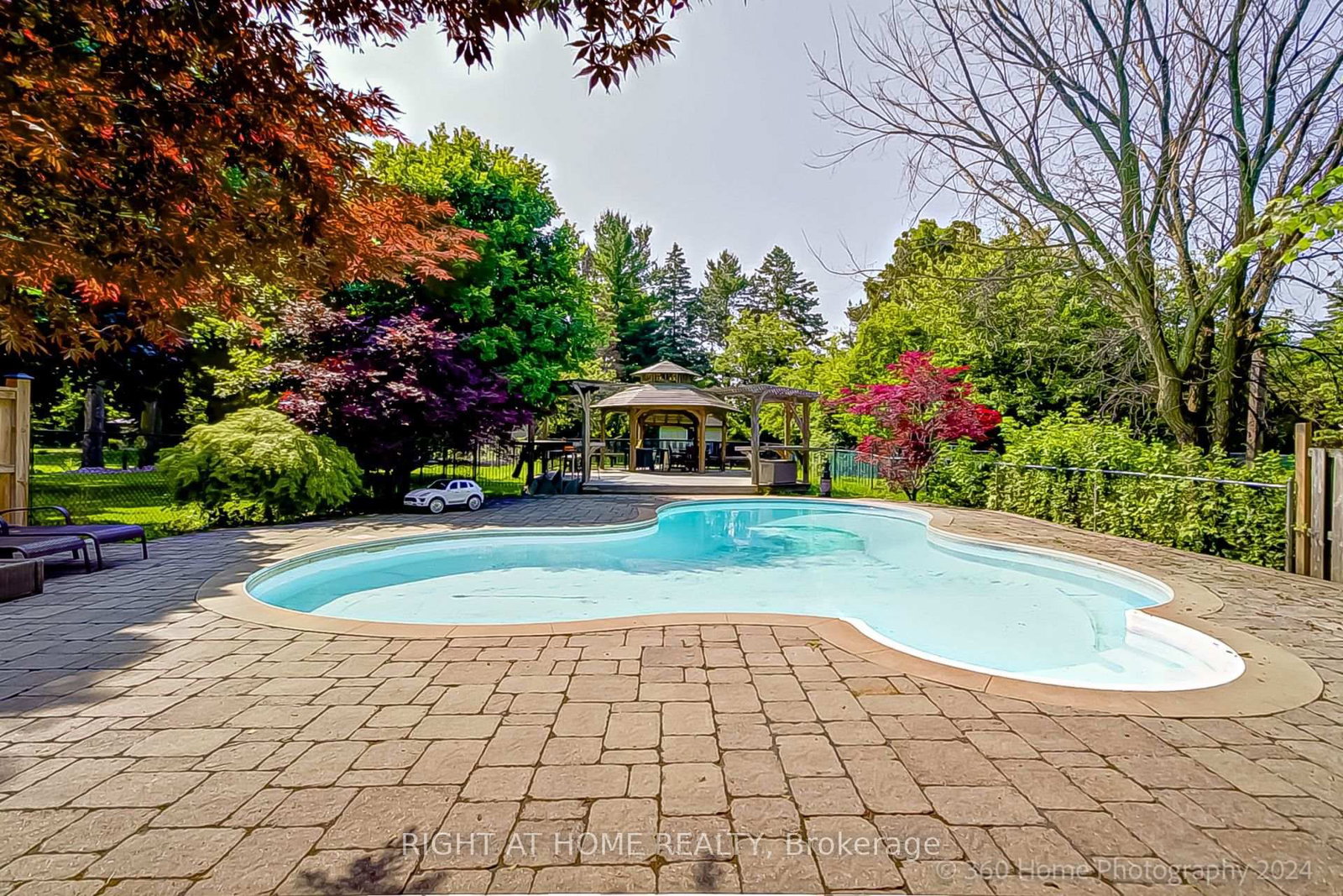 Detached House for sale at 103 Oak Avenue, Richmond Hill, Ontario, L4C 6R6 - South Richvale - MLS: N12664426