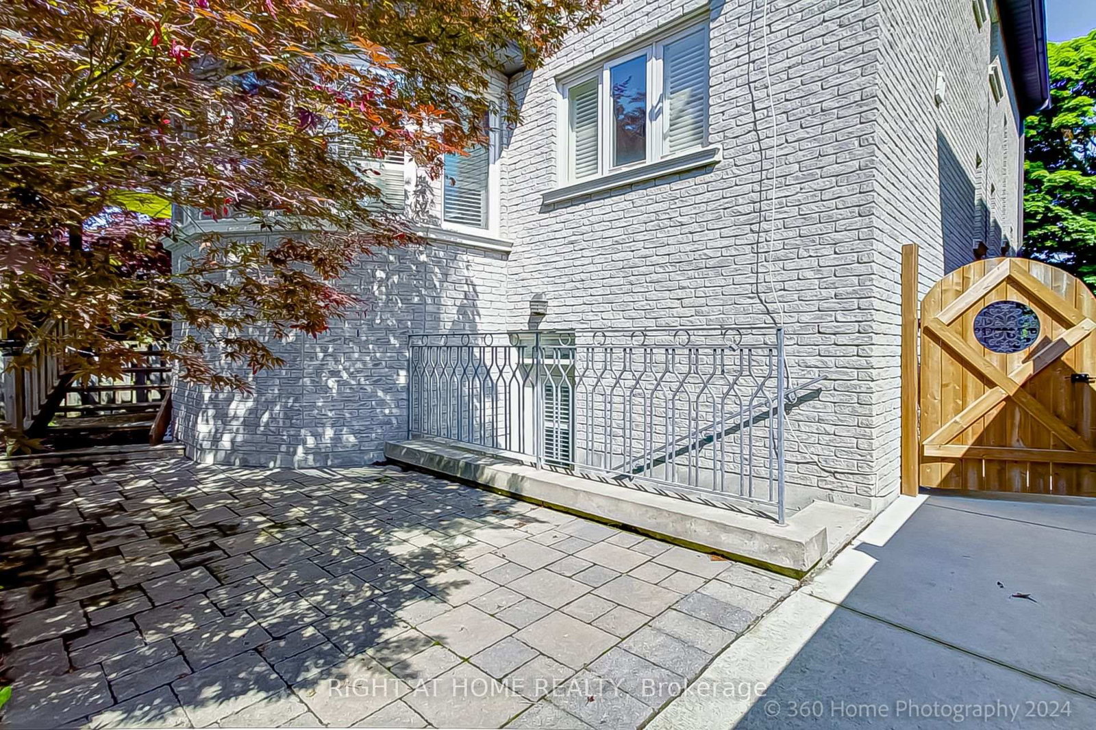 Detached House for sale at 103 Oak Avenue, Richmond Hill, Ontario, L4C 6R6 - South Richvale - MLS: N12664426