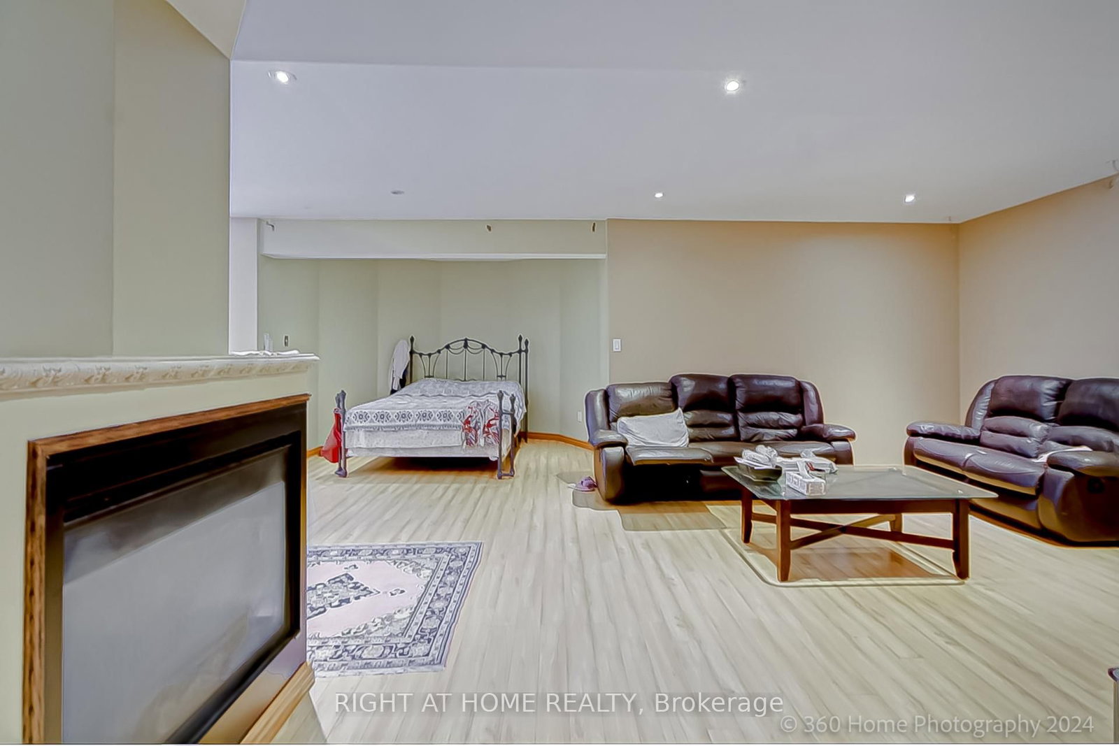 Detached House for sale at 103 Oak Avenue, Richmond Hill, Ontario, L4C 6R6 - South Richvale - MLS: N12664426