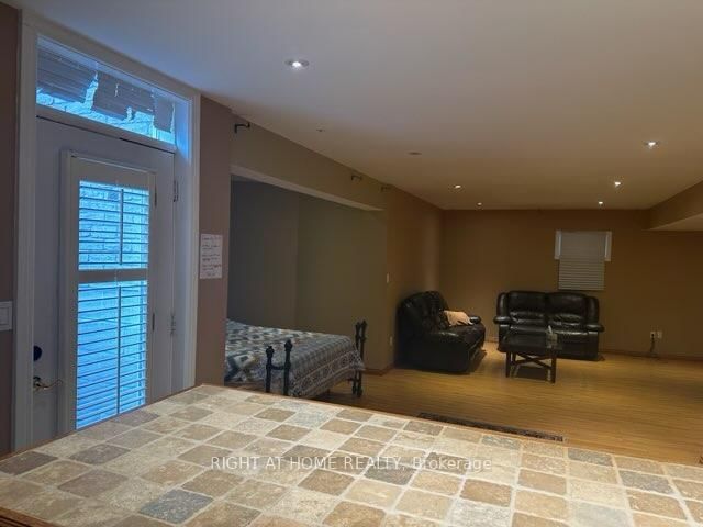 Detached House for sale at 103 Oak Avenue, Richmond Hill, Ontario, L4C 6R6 - South Richvale - MLS: N12664426