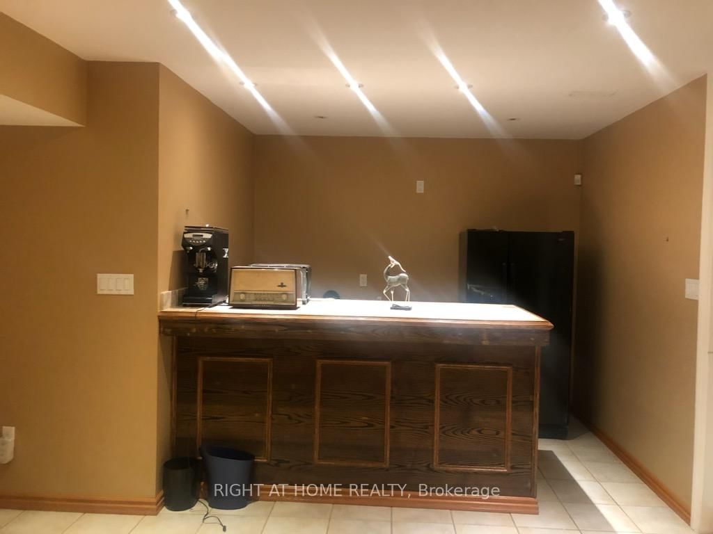 Detached House for sale at 103 Oak Avenue, Richmond Hill, Ontario, L4C 6R6 - South Richvale - MLS: N12664426