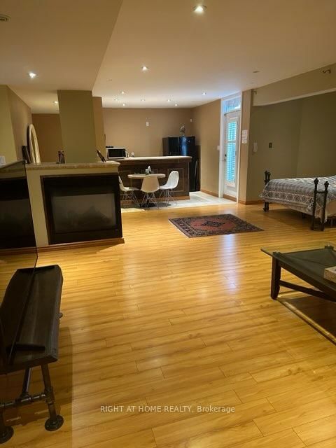 Detached House for sale at 103 Oak Avenue, Richmond Hill, Ontario, L4C 6R6 - South Richvale - MLS: N12664426