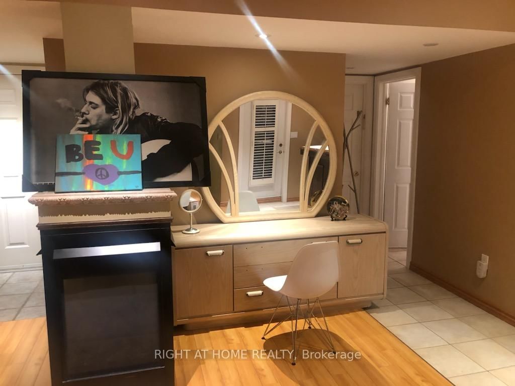 Detached House for sale at 103 Oak Avenue, Richmond Hill, Ontario, L4C 6R6 - South Richvale - MLS: N12664426