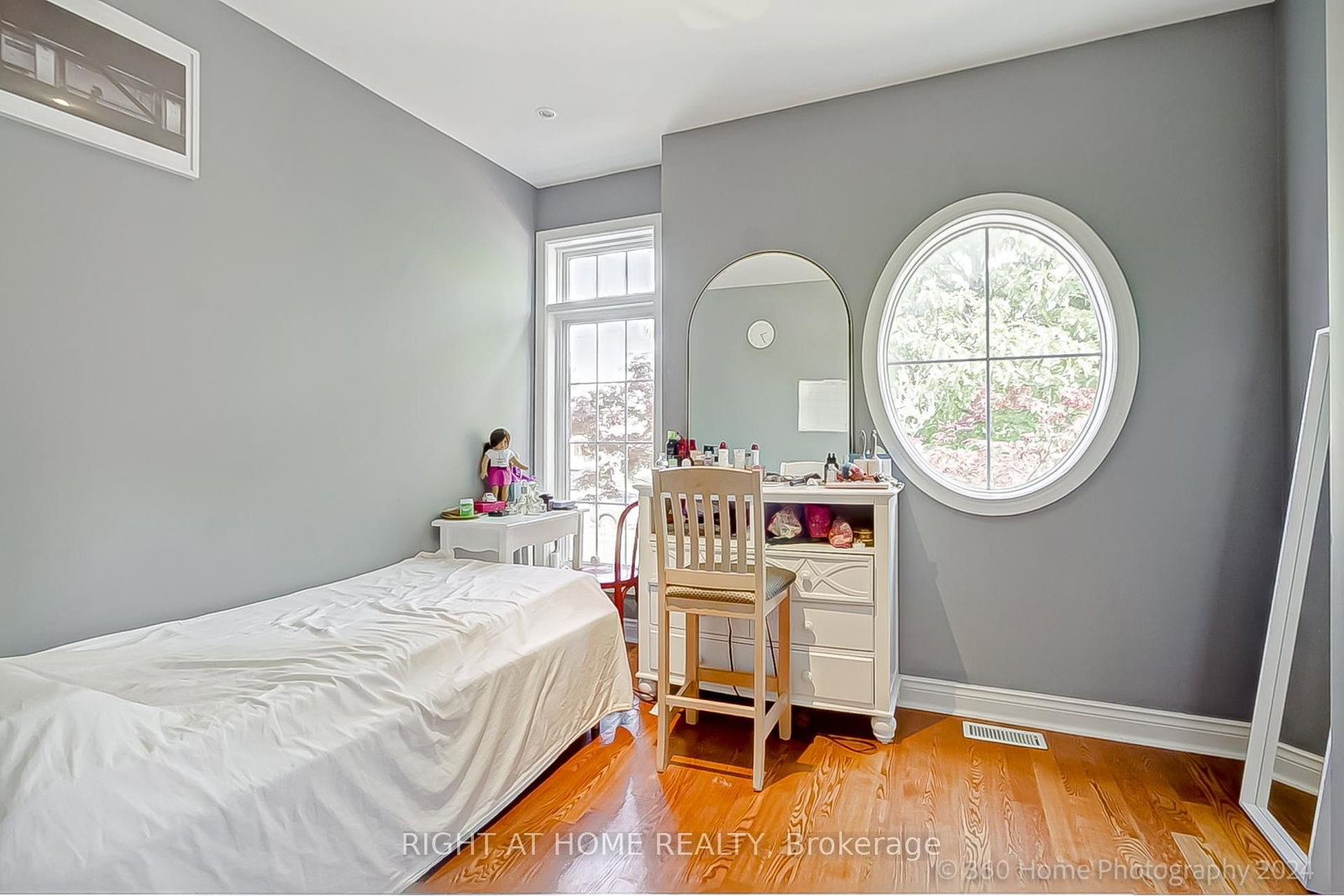 Detached House for sale at 103 Oak Avenue, Richmond Hill, Ontario, L4C 6R6 - South Richvale - MLS: N12664426