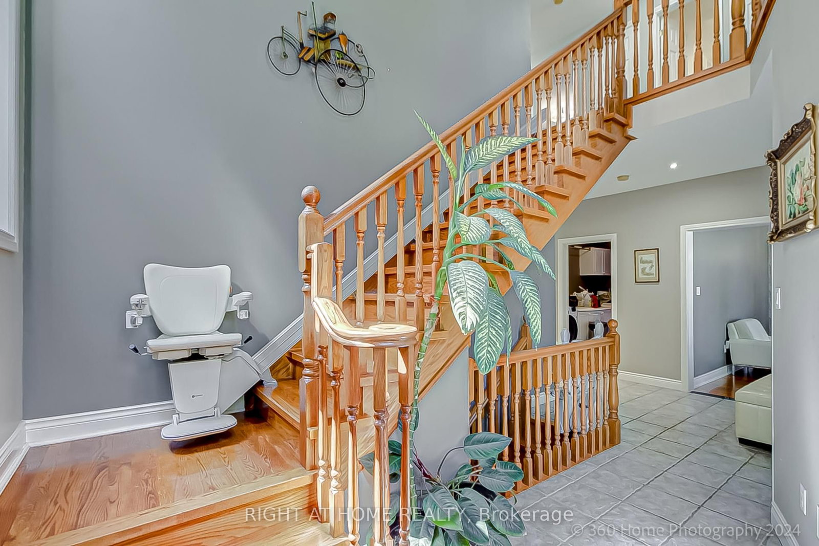 Detached House for sale at 103 Oak Avenue, Richmond Hill, Ontario, L4C 6R6 - South Richvale - MLS: N12664426