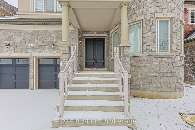 95 Chesney Cres, Vaughan, L4H 4A5 | Image 2