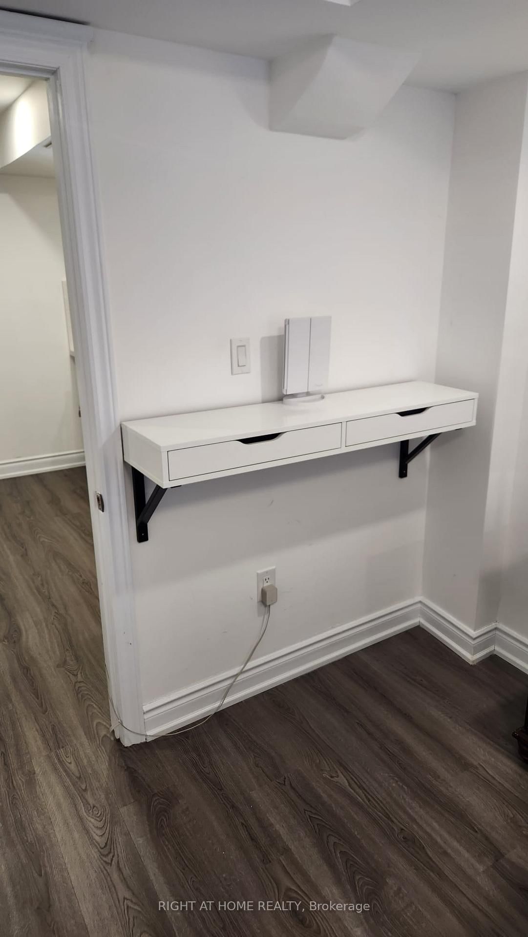 74 Westlake Crescent, Unit Basement - Photo 7