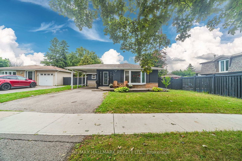 4 Devins Dr, Aurora, L4G 2Z1 | Image 2