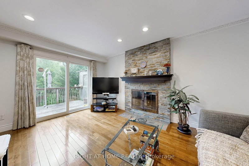 52 Breckonwood Cres, Markham, L3T 5E8 | Image 3