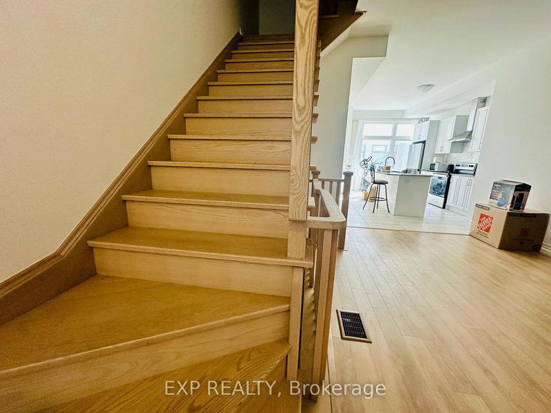 27 Albert Firman Lane, Markham, L6C 2V6 | Image 2