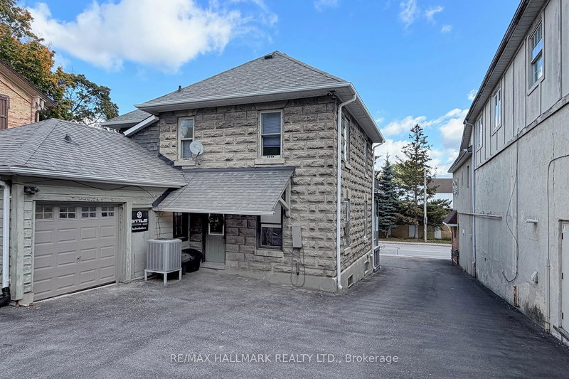 78 Main St S, Newmarket, L3Y 3Y6 | Image 3