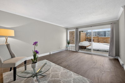 33-169 Milestone Crescent, Aurora, Ontario image-0-1