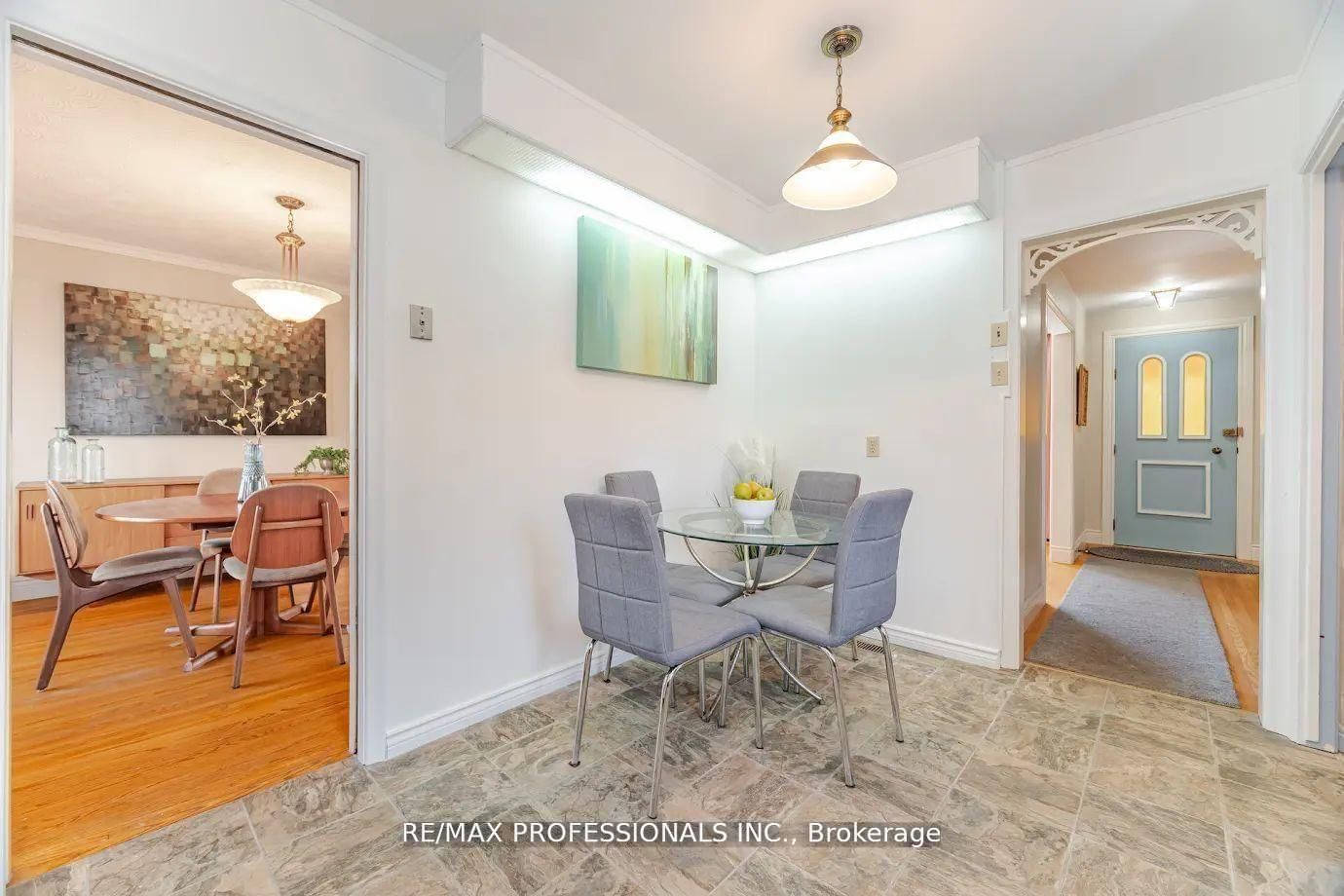 Detached House for sale at 77 Bedford Park Avenue, Richmond Hill, Ontario, L4C 2N9 - Crosby - MLS: N12680072