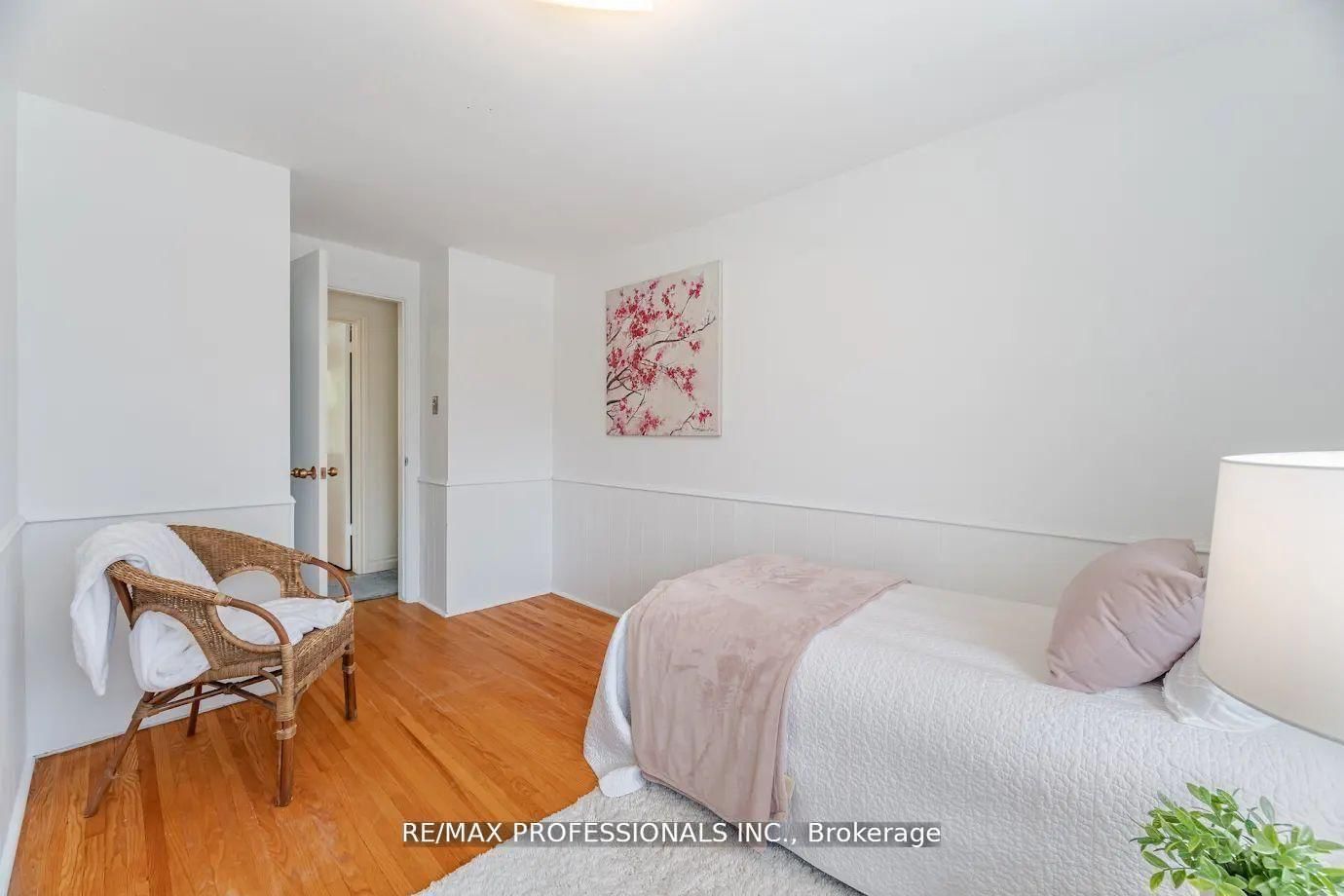 Detached House for sale at 77 Bedford Park Avenue, Richmond Hill, Ontario, L4C 2N9 - Crosby - MLS: N12680072