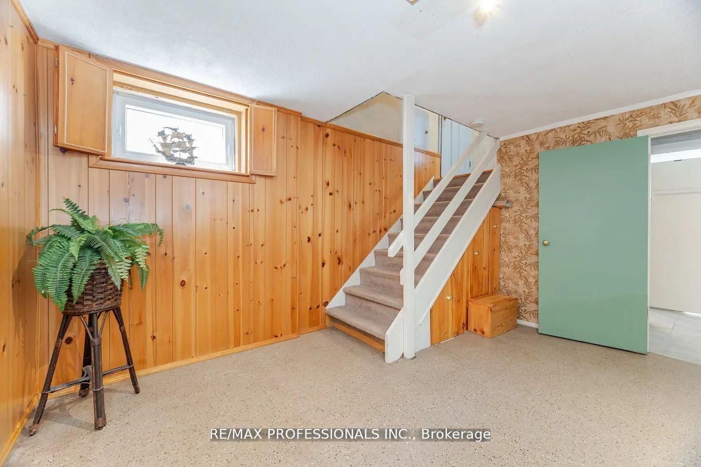 Detached House for sale at 77 Bedford Park Avenue, Richmond Hill, Ontario, L4C 2N9 - Crosby - MLS: N12680072