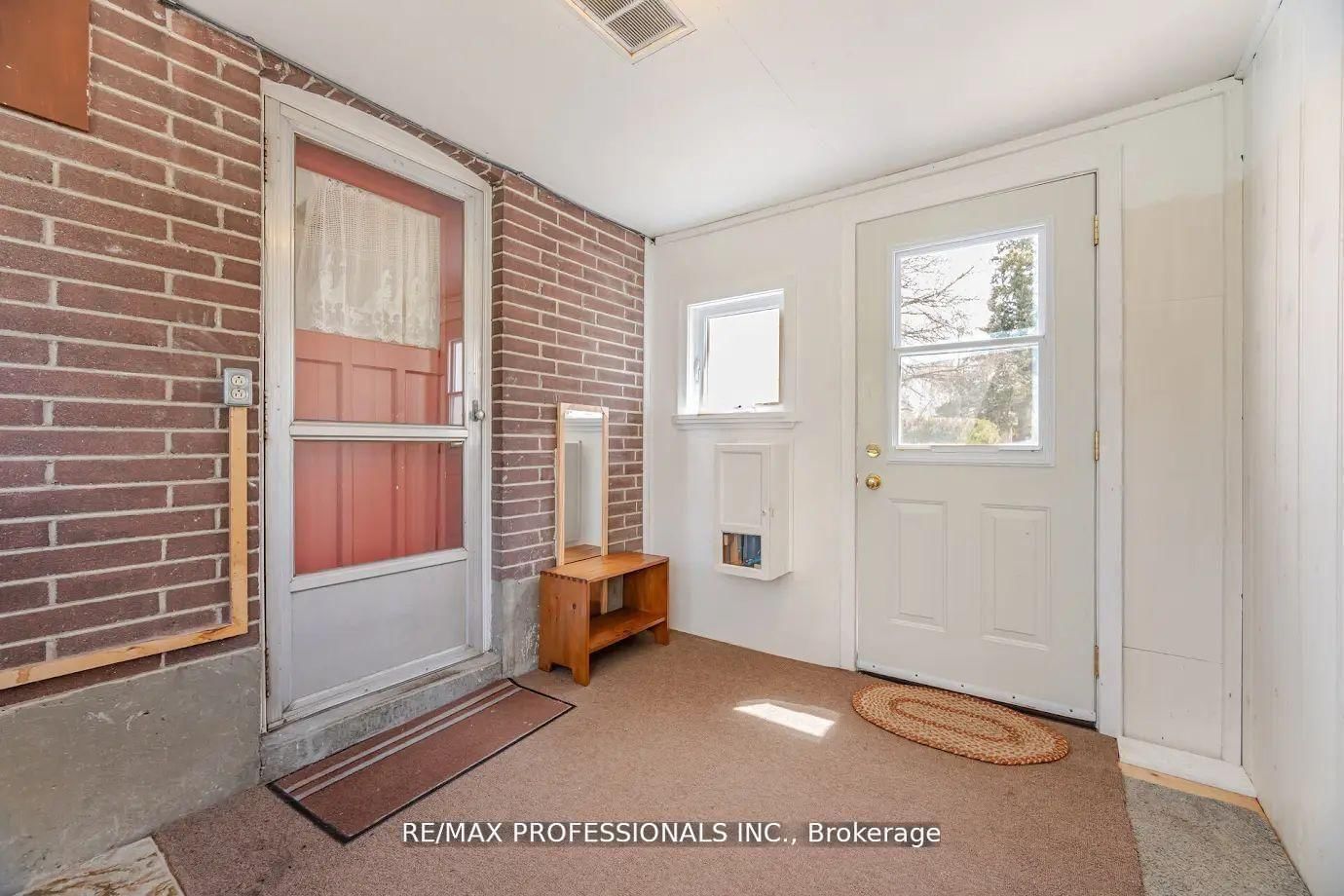 Detached House for sale at 77 Bedford Park Avenue, Richmond Hill, Ontario, L4C 2N9 - Crosby - MLS: N12680072